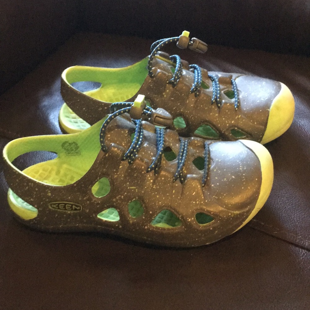 Keen boys rubber sandals